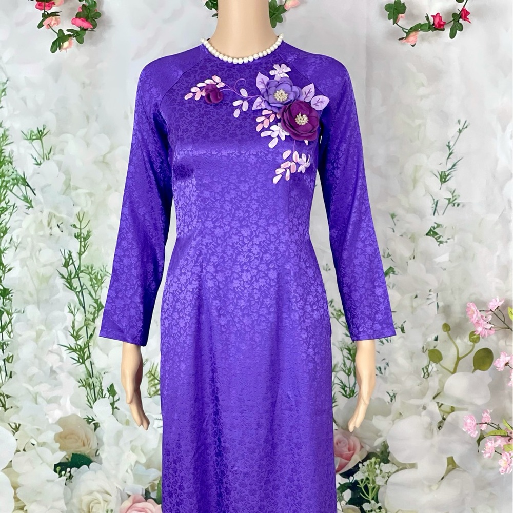 New beautiful Vietnamese Ao dai Lua Nhu Y thiet ke 

size L Vietnam (US size 4)